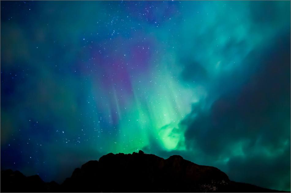 Aurora over Yamnuska - © Christopher Martin-7881